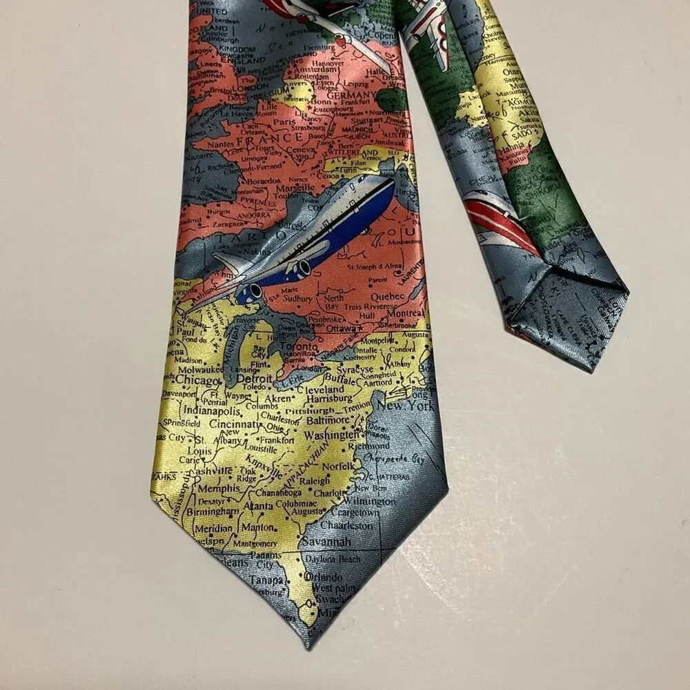100% Silk NWOT World Map Tie by Kai Long. Teacher, historian, geography